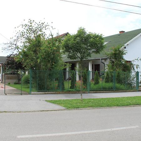 Boulevard Garden House - Free And Save Parking In The Locked Yard Cuprija Bagian luar foto